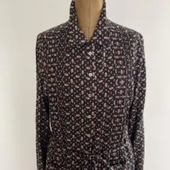 LAURA ASHLEY黒地に小花柄の長袖ワンピース