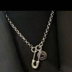 ヴィヴィアンウエストウッド 安全ピンネックレス