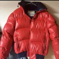 赤 ダウンジャケット