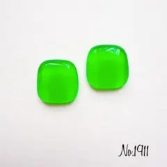 No.1911 グリーン レジンピアス イヤリング ハンドメイドアクセサリー