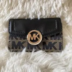 MICHAEL KORS MKロゴキーケース　ブラック/ブラウン
