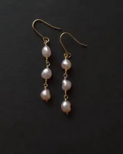 淡水パール/バロックの3連ピアス/樹脂フック/ノンホール/サージカルステンレス