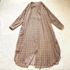 美品✨かぐれ 2025年モデル 小花柄プリントワンピース オープンカラー