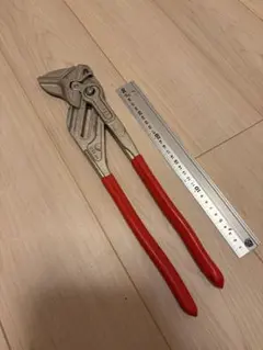 Item thumbnail for item ae27710c-9a67-4f53-8b5c-f183f2547cb3