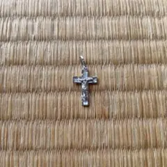 シルバーカラー 十字架 クロス ペンダントトップ