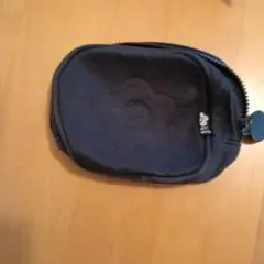 MARY QUANT ブラックポーチ