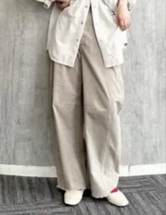 ニコアンド　ホニョコールカーブパンツ