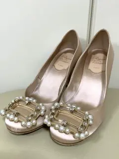 2025年最新】ROGER VIVIER パンプスの人気アイテム - メルカリ