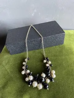 ビーズネックレス 黒と白のパール