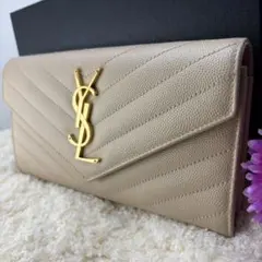 美品✨サンローラン　カサンドラ　Vステッチ　長財布　ライトベージュのサムネイル