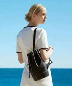 Folnua Vase Backpack Blackのサムネイル