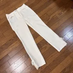 ♥️ギャラリービスコンティ アイボリー 裾リボン付きカジュアルパンツ 可愛い♥️のサムネイル