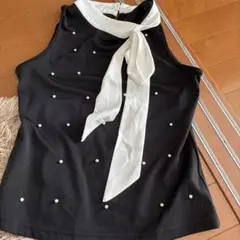 新品未使用 リボン付き黒ノースリーブトップス