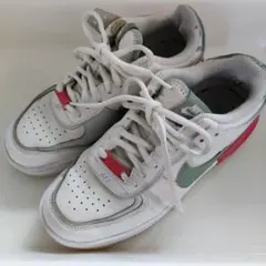 Item thumbnail for item 0ede313d-6ae9-419d-87e5-27489421321d