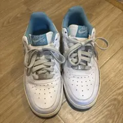 Nike Air Force 1のサムネイル