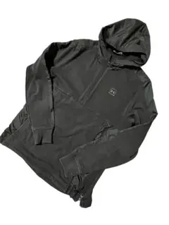完売品　UNDER ARMOUR アンダーアーマー　パーカー　スポーツウェア
