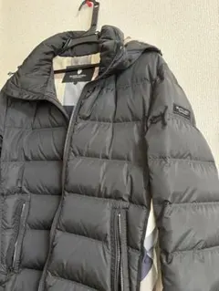 ブラックダウンジャケット フード付き