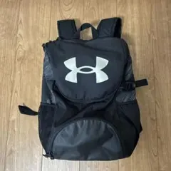 Under Armour 黒 リュックサックのサムネイル
