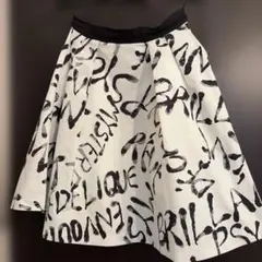 LANVIN en Bleu フレアスカート 36 ホワイト ブラックのサムネイル
