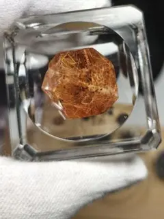 針ぎっしりルチルクォーツ　フリーホーム　多面体　貫通穴あり