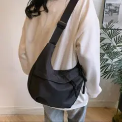 ショルダーバッグ 黒 兼用 通勤 通学 旅行 大容量 軽量 肩がけ 斜めがけ韓国