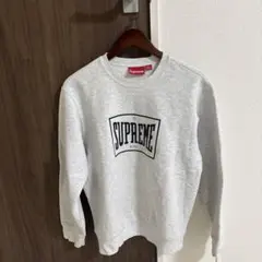 Supreme アーチロゴ クルーネック スウェット グレー - メルカリ