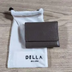 DELLA MILANO 三つ折り財布