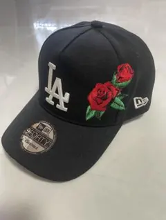 ニューエラ 9FORTY LA ローズ刺繍 キャップ 黒 MLB ドジャースのサムネイル