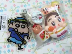 ガチャ詰め風ポーチ　キーホルダー　ハンドメイド　デコパーツ