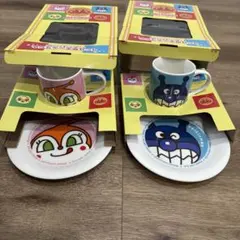 新品未使用品　アンパンマン　ばいきんまん　ドキンちゃん　マグ　ケーキ皿
