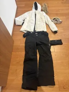 スキーウェア4点セット ゴーグル　ネックウォーマー