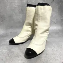 シャネル　CHANEL　ヒールブーツ　バイカラー　ココマーク　白　黒　34.5のサムネイル