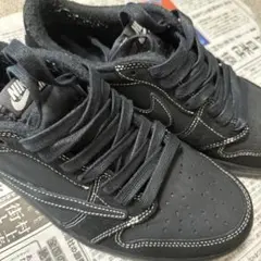 トラヴィス・スコット × ナイキ エアジョーダン 1 ブラック ファントム