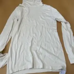 ユニクロ　極暖ヒートテックシームレスリブタートルネックT レディース　XXL