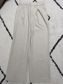 ユニクロ　タックワイドパンツ