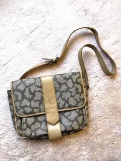 ヴィンテージ　イブサンローラン　ショルダーバッグ　YSL ベージュ　ジラフ柄