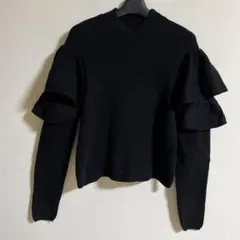ストラディバリウス　ブラック袖フリルコットン ハイネックセーター　Mサイズ