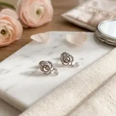 【ピアス】バラ　ビジュー　パール　ピアス