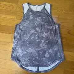 Lululemon 速乾性　タンクトップ