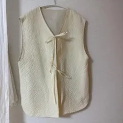 クリーム色 キルティングベスト Mサイズ