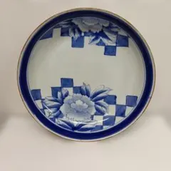 牡丹柄の大きな陶磁器皿