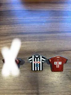 ヴィッセル神戸ガチャ歴代ユニフォーム ピンバッジ