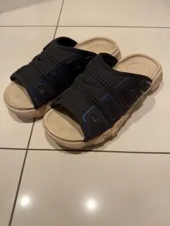 Item thumbnail for item 7d7257a4-d5c3-4cbe-ac56-3f50a2867256