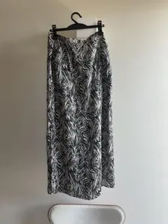 【JOINT WORKS ゼブラ柄ロングスカート】のサムネイル