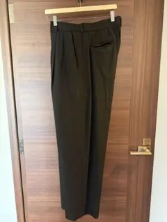 ZARAの2プリーツパンツ