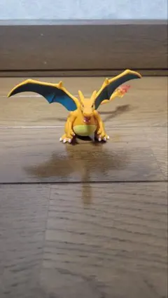 ポケモン　リザードン　フィギュア　希少　レア