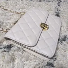 ホワイト キルティング ショルダーバッグ