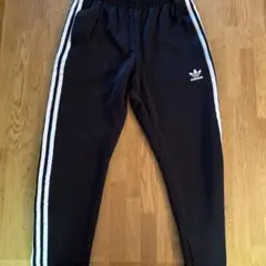 adidas ブラック ジャージ パンツ