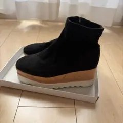 スエードブーツ　厚底ブーツ　ショートブーツ