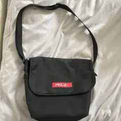MILKFED. ブラック ショルダーバッグ